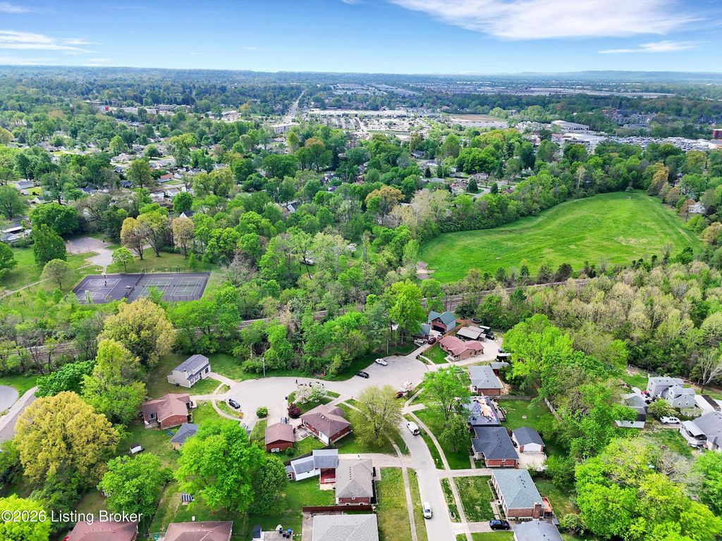 Photo of 4225 Saint Thomas Ave, Louisville, KY 40218 (MLS # 1714289)