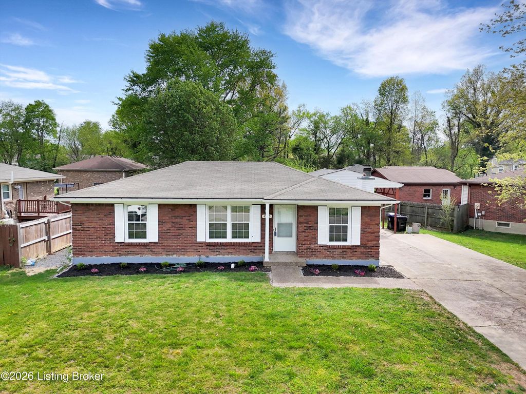 Photo of 4225 Saint Thomas Ave, Louisville, KY 40218 (MLS # 1714289)