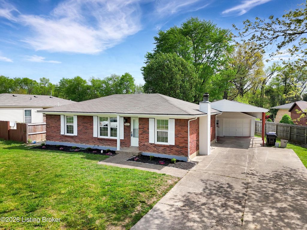 Photo of 4225 Saint Thomas Ave, Louisville, KY 40218 (MLS # 1714289)