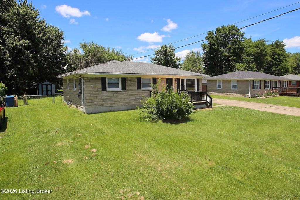 Photo of 11012 Deering Rd, Louisville, KY 40272 (MLS # 1721088)