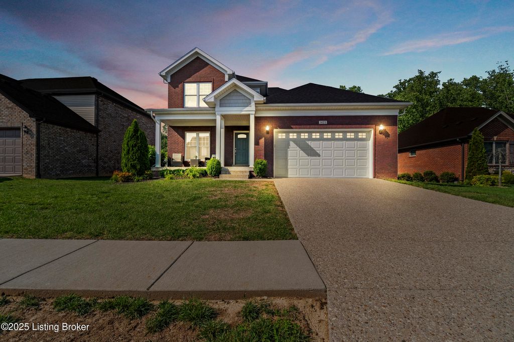 Photo of 1425 Parkridge Pkwy, Louisville, KY 40214 (MLS # 1703309)