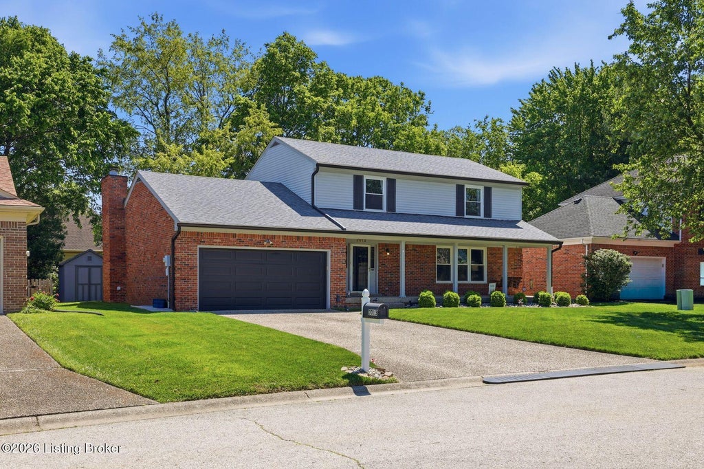 Photo of 3013 Stonebridge Rd, Louisville, KY 40241 (MLS # 1720307)