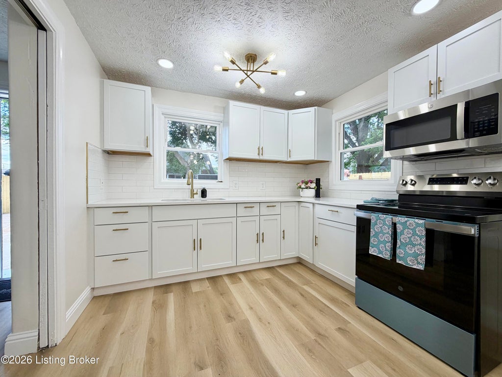 Photo of 6307 S 3rd St, Louisville, KY 40214 (MLS # 1719216)