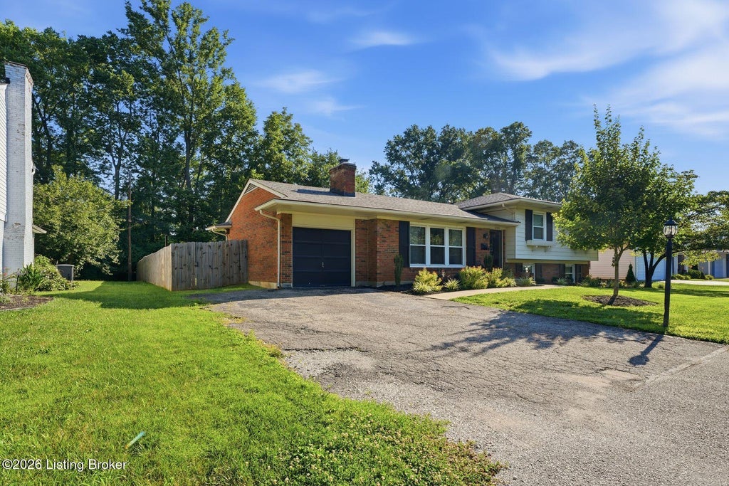 Photo of 6705 Bedford Ln, Louisville, KY 40222 (MLS # 1723587)