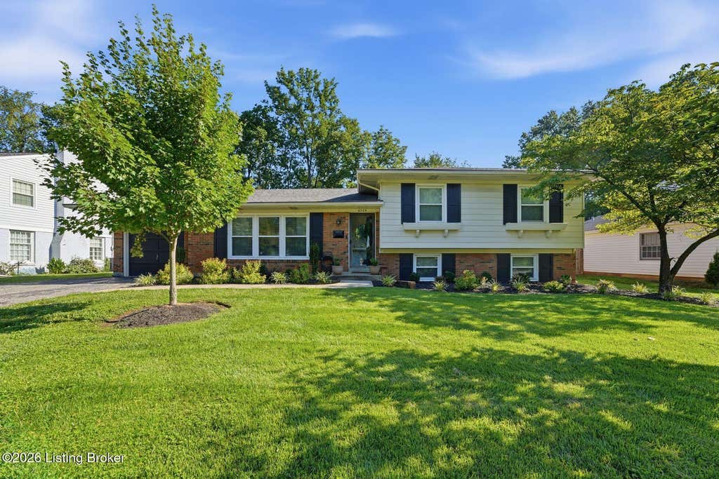 Photo of 6705 Bedford Ln, Louisville, KY 40222 (MLS # 1723587)