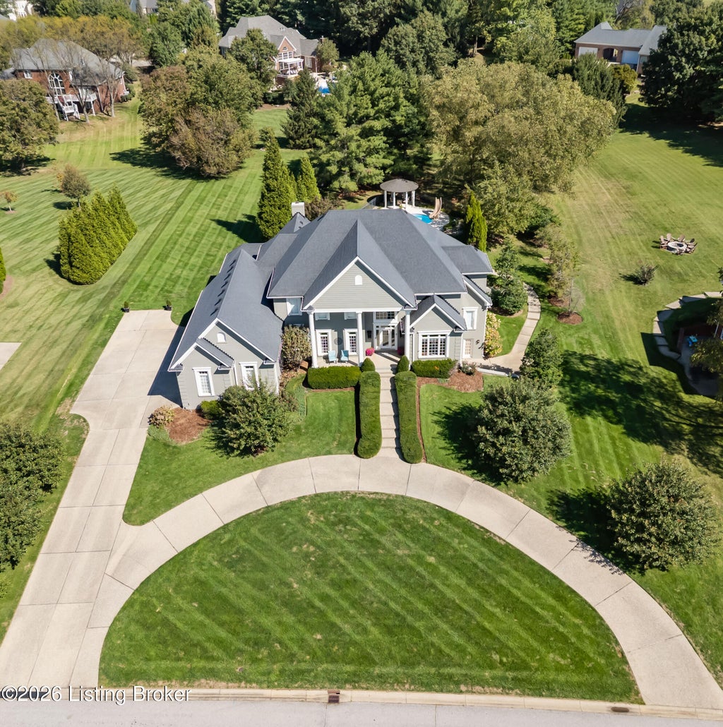 Photo of 12039 Hunting Crest Dr, Prospect, KY 40059 (MLS # 1732103)