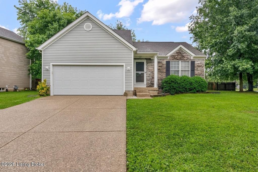 Photo of 9707 River Trail Dr, Louisville, KY 40229 (MLS # 1721200)
