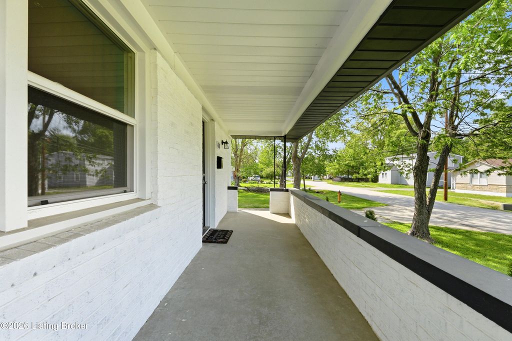 Photo of 4508 Crawford Ave, Louisville, KY 40258 (MLS # 1714796)