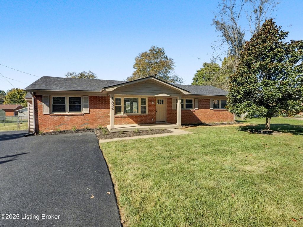 Photo of 185 Becky Mckinley Ave, Mt Washington, KY 40047 (MLS # 1700579)