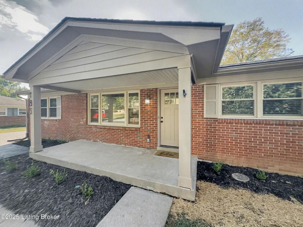 Photo of 185 Becky Mckinley Ave, Mt Washington, KY 40047 (MLS # 1700579)