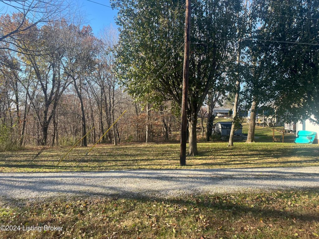 Photo of Lot100-104 Cannons Point Ln, McDaniels, KY 40152 (MLS # 1705387)
