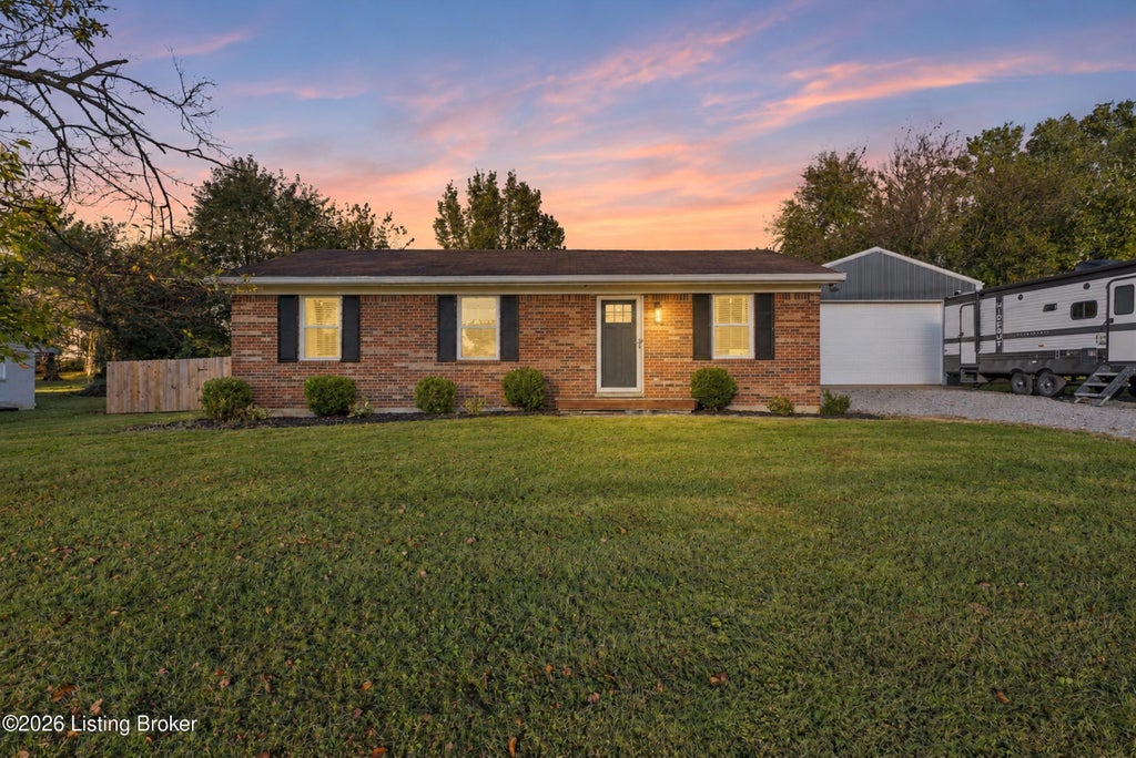 Photo of 741 Ardmore Ln, Shelbyville, KY 40065 (MLS # 1732827)