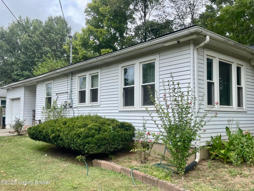 Photo of 4110 North Ln, Louisville, KY 40216 (MLS # 1705320)