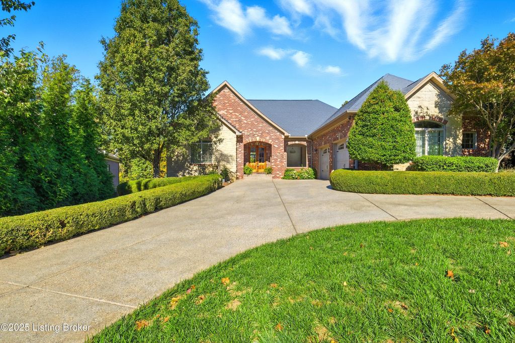 Photo of 4123 Sanctuary Bluff Ln, Louisville, KY 40241 (MLS # 1716778)