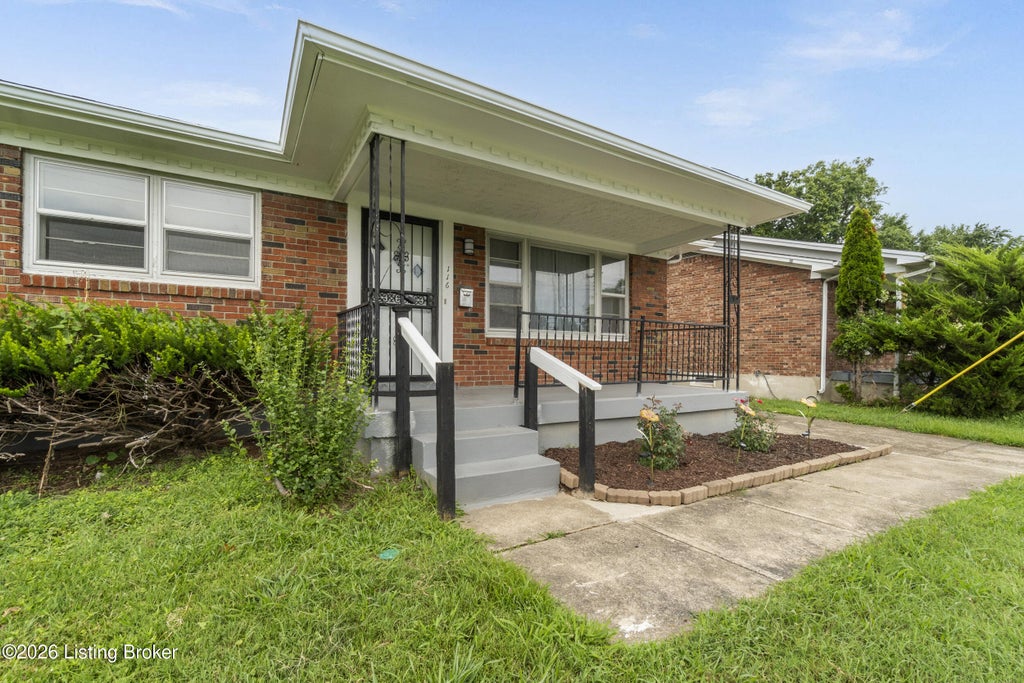 Photo of 116 Alvina Way, Louisville, KY 40214 (MLS # 1726923)