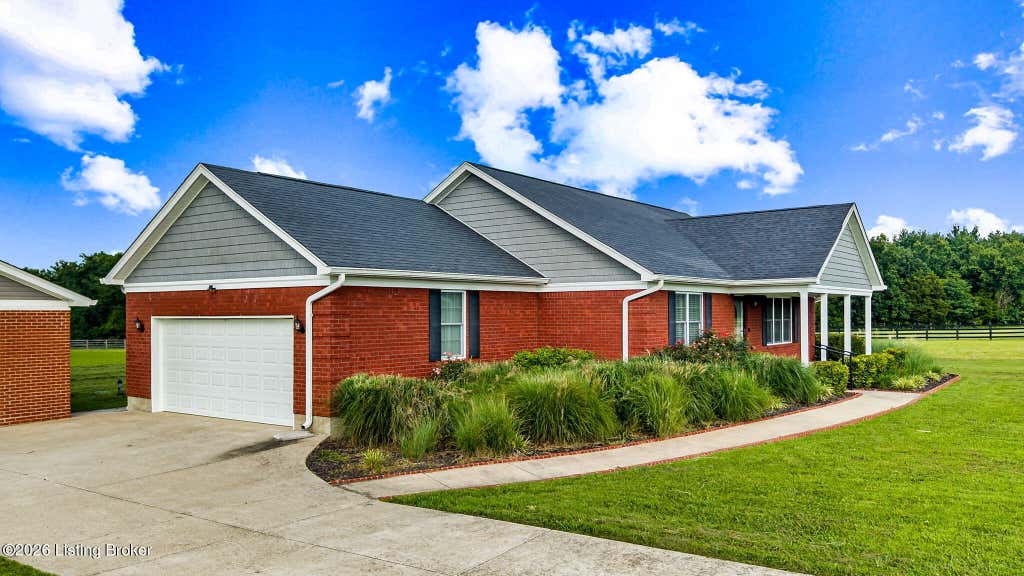 Photo of 722 Cameron Ridge Rd, Shepherdsville, KY 40165 (MLS # 1724229)
