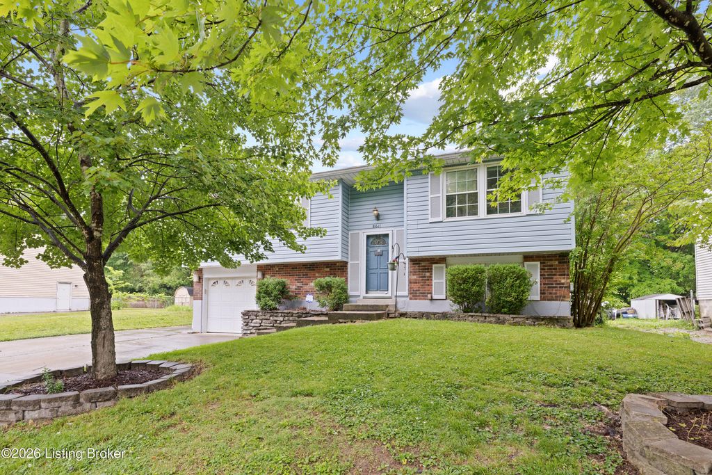 Photo of 8611 Bost Ln, Louisville, KY 40219 (MLS # 1718188)
