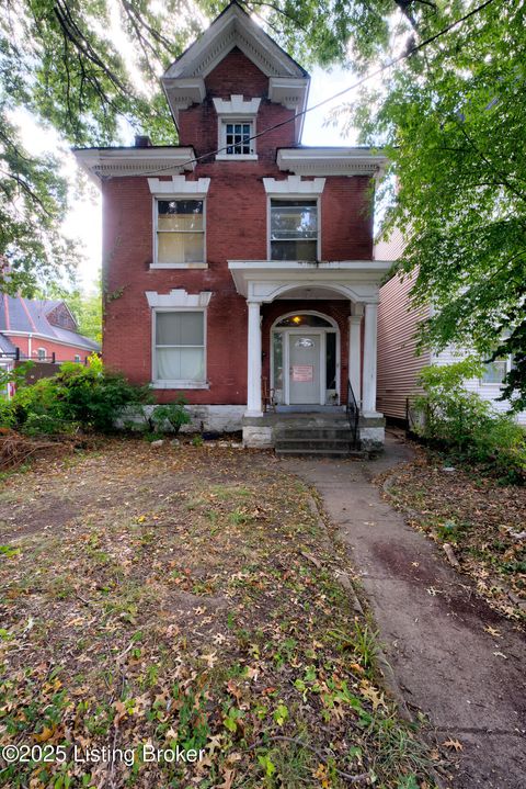 Homes For Sale - 2330 W Chestnut St<br/> Louisville, KY 40211