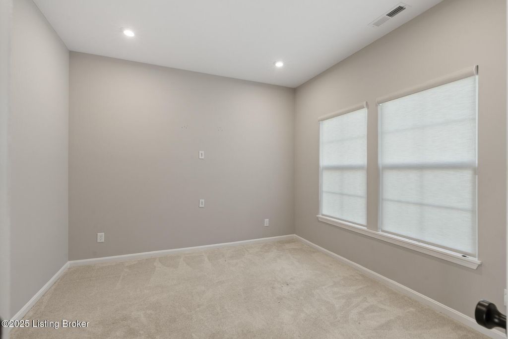 Photo of 282 Rising Sun Ct, Shepherdsville, KY 40165 (MLS # 1697453)