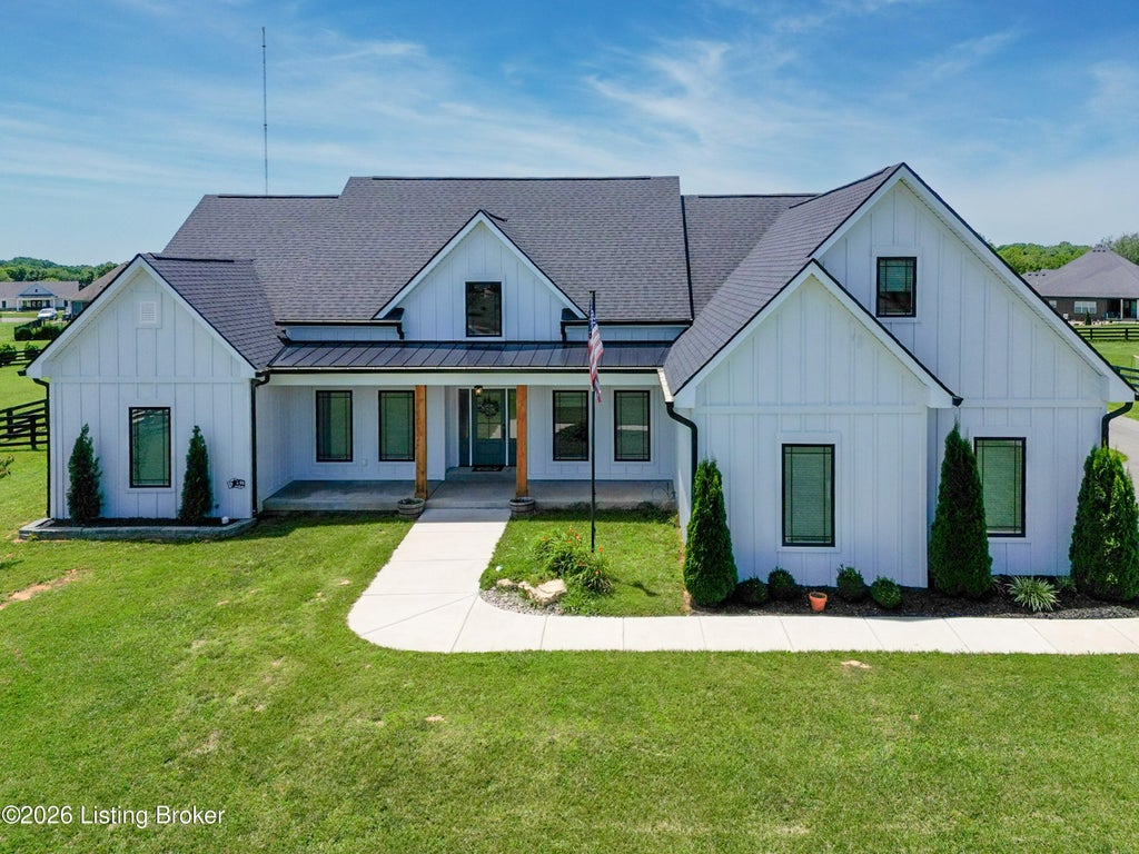 Photo of 4920 Sycamore Run Dr, La Grange, KY 40031 (MLS # 1721719)