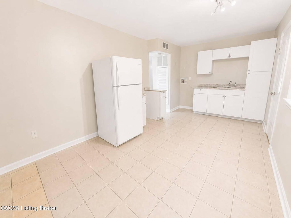 Photo of 5117 Alba Way, Louisville, KY 40213 (MLS # 1722678)