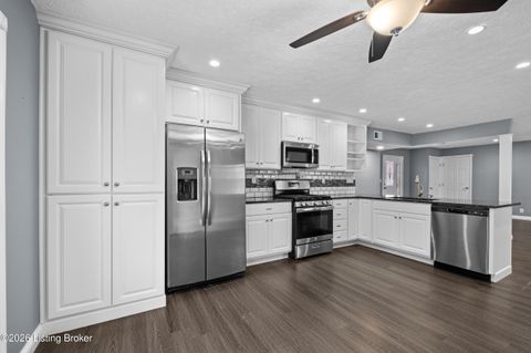 Photo of 3920 Riveroaks Ln, Louisville, KY 40241 (MLS # 1708471)