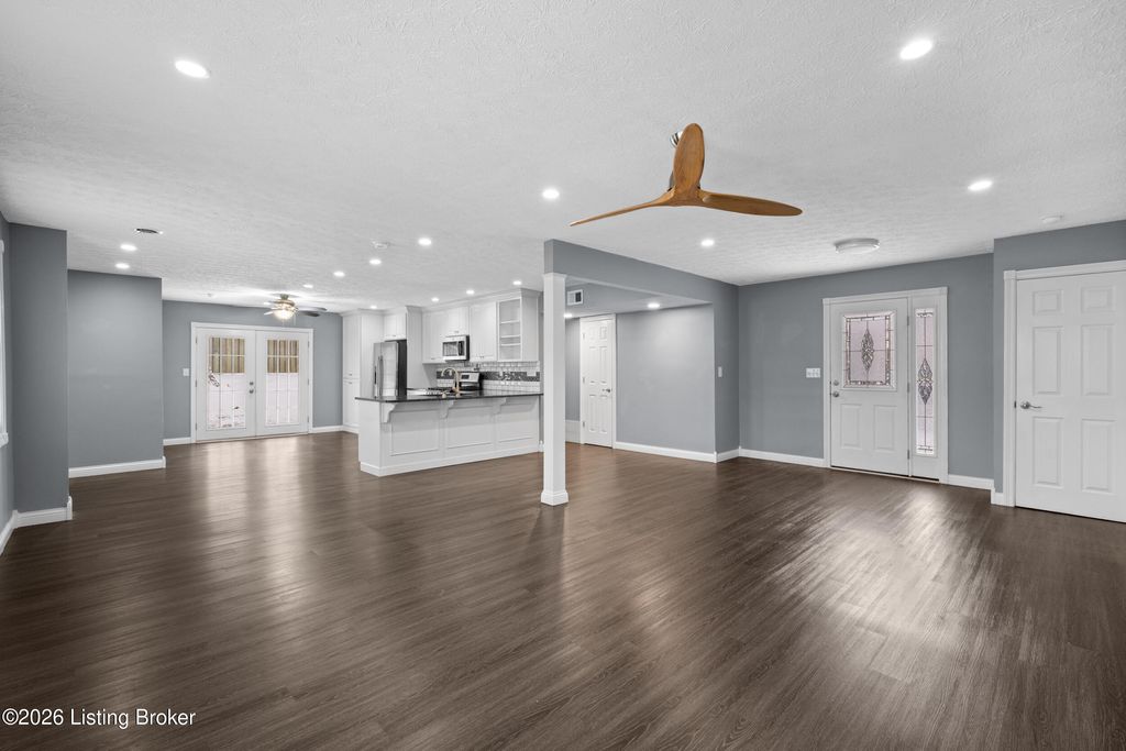 Photo of 3920 Riveroaks Ln, Louisville, KY 40241 (MLS # 1708471)