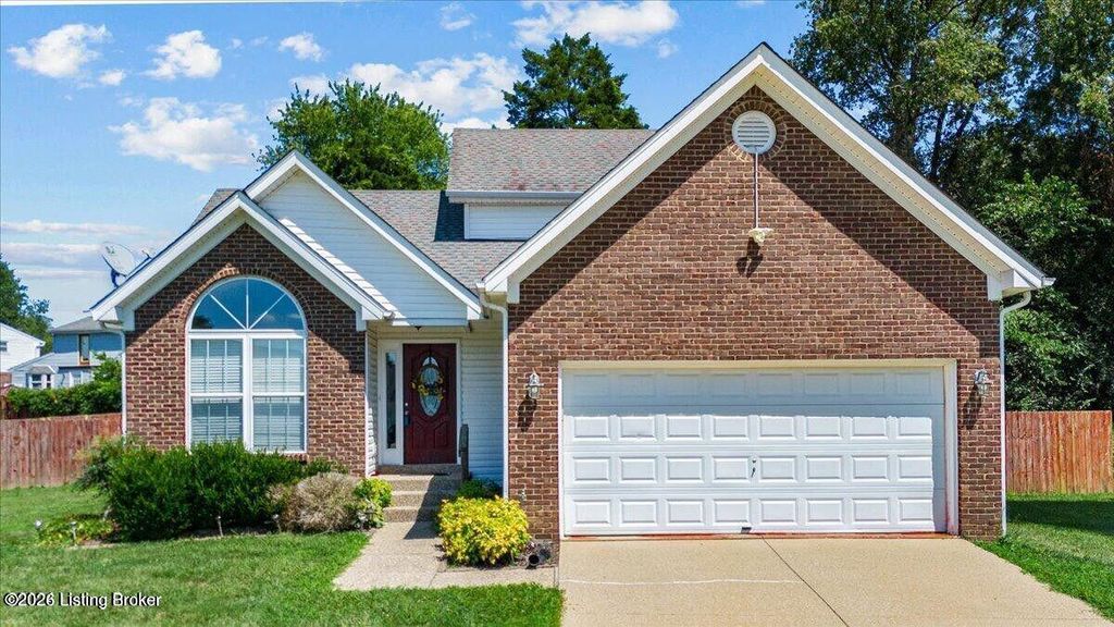 Photo of 7213 Astin Ct, Louisville, KY 40219 (MLS # 1709714)
