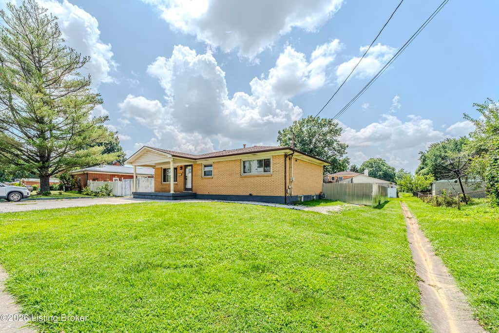 Photo of 6102 W Pages Ln, Louisville, KY 40258 (MLS # 1722332)