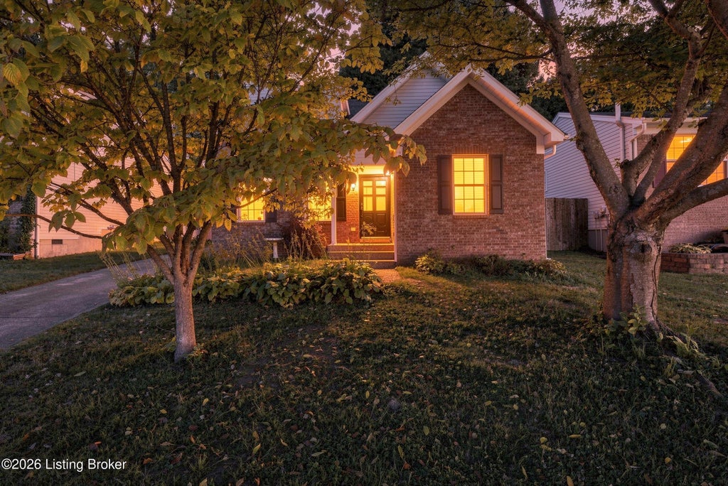 Photo of 9008 Sagebrush Ct, Louisville, KY 40228 (MLS # 1730462)