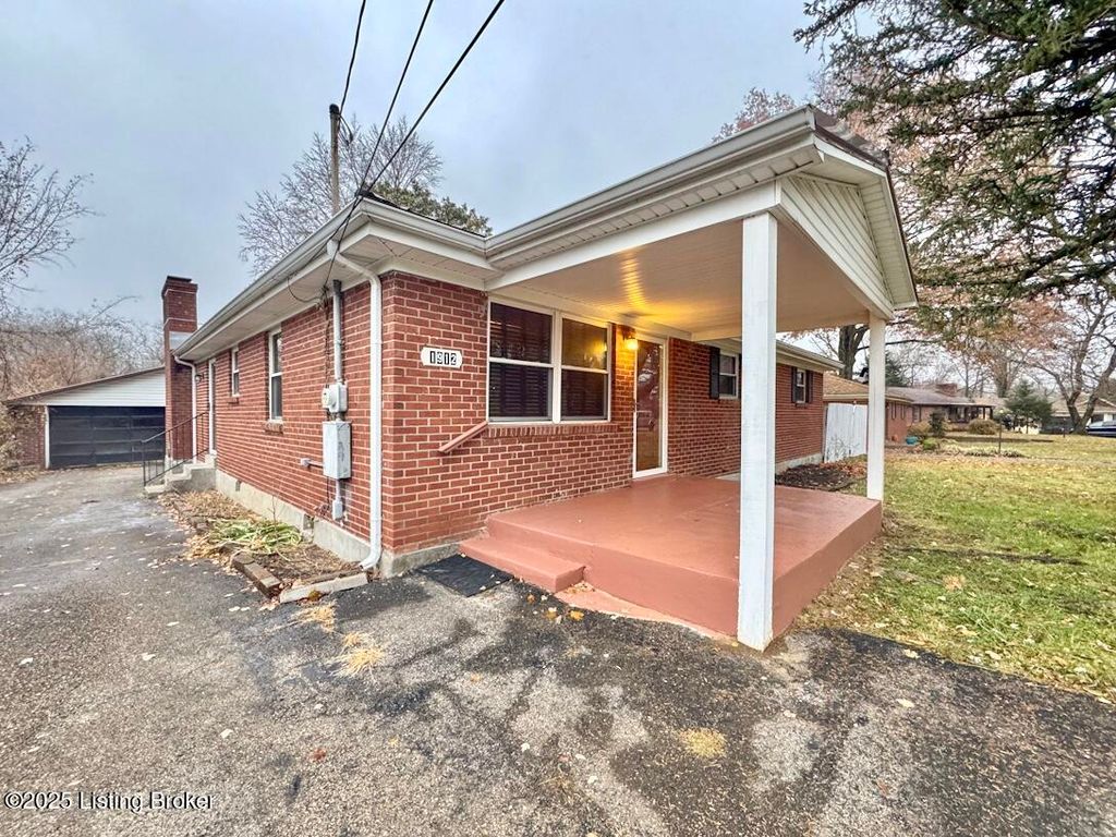 Photo of 1912 Milburt Dr, Louisville, KY 40223 (MLS # 1704086)