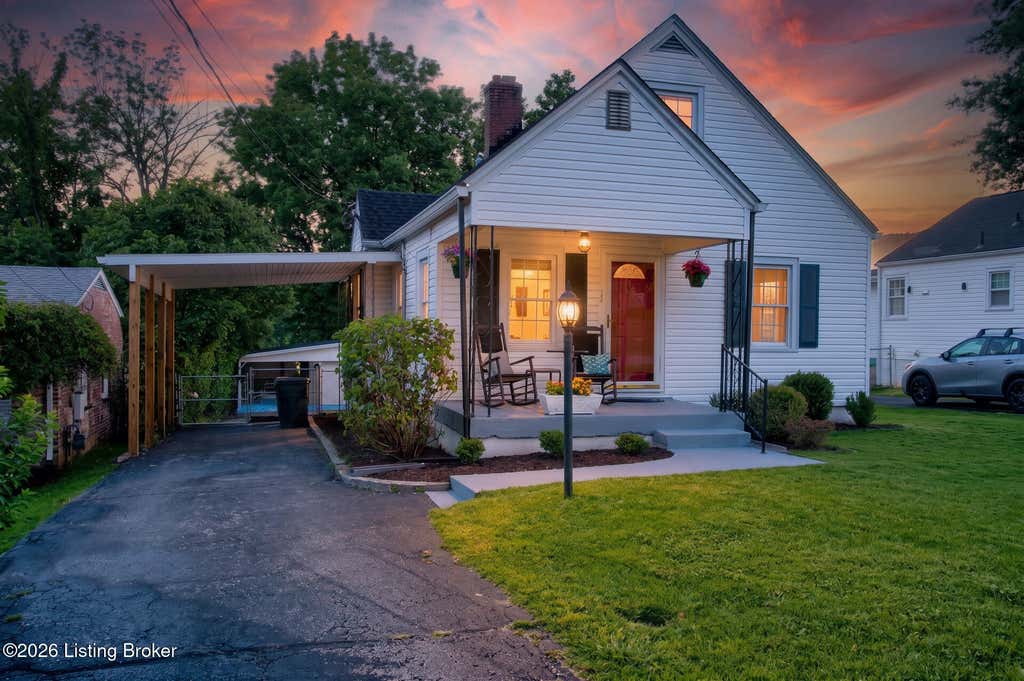 Photo of 10506 Fairview Ave, Louisville, KY 40299 (MLS # 1725337)