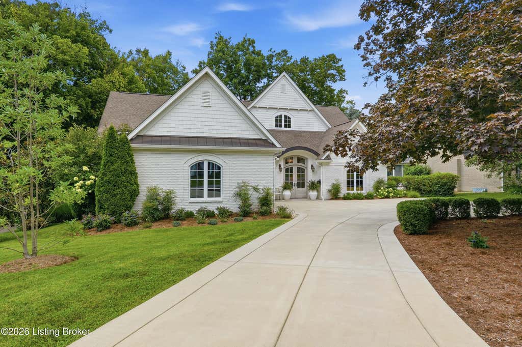 Photo of 4103 Crestview Rd, Louisville, KY 40207 (MLS # 1724026)