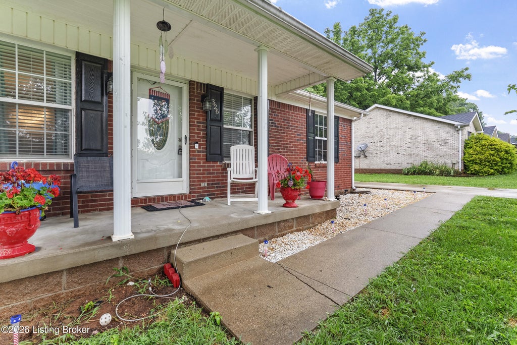 Photo of 326 Camptown Rd, Bardstown, KY 40004 (MLS # 1727301)