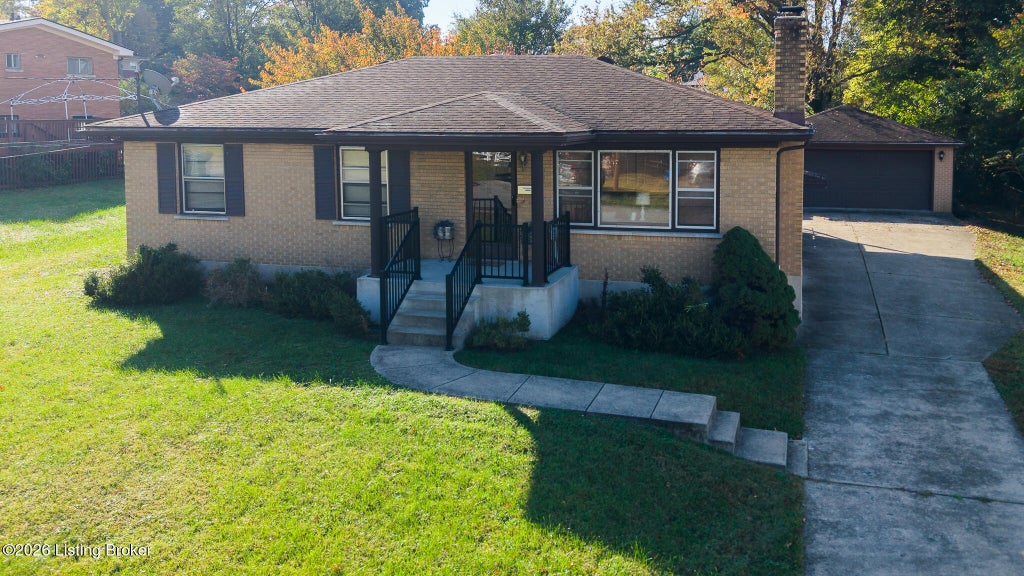 Photo of 5904 Colebrooke Ln, Louisville, KY 40219 (MLS # 1733042)