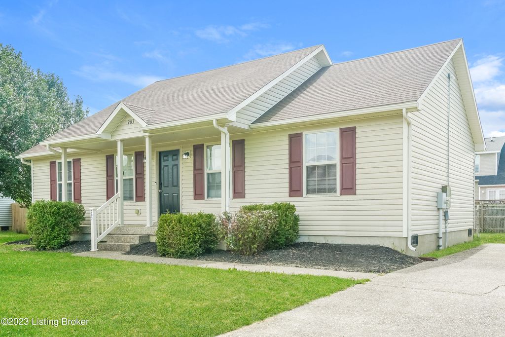 Photo of 203 Pagoda Ct, Shepherdsville, KY 40165 (MLS # 1704980)