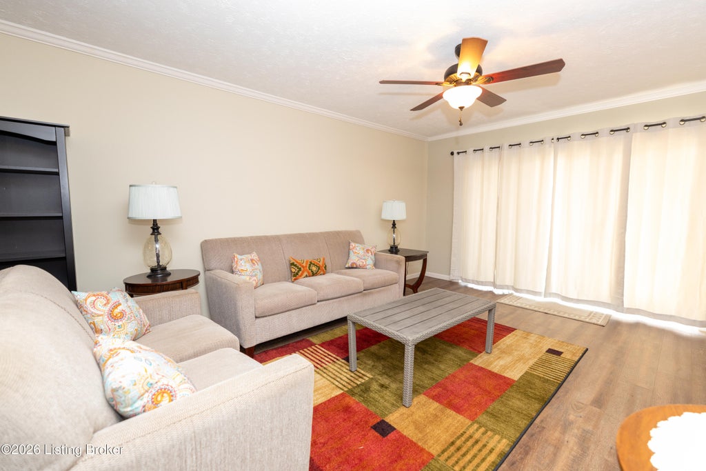 Photo of 3030 Breckenridge Ln #433, Louisville, KY 40220 (MLS # 1724896)