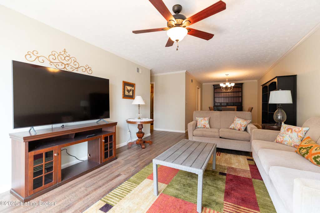 Photo of 3030 Breckenridge Ln #433, Louisville, KY 40220 (MLS # 1724896)