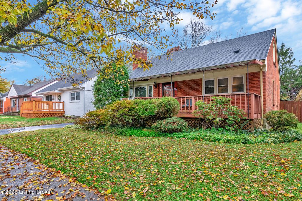 Photo of 3024 Nadina Dr, Louisville, KY 40220 (MLS # 1703897)