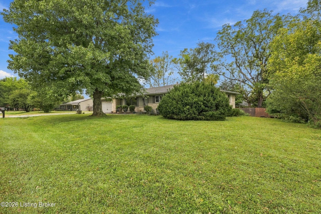 Photo of 140 Ample Way, Shepherdsville, KY 40165 (MLS # 1730008)