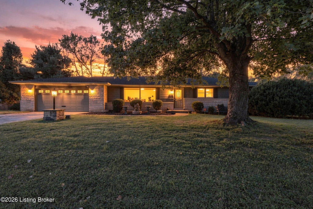 Photo of 140 Ample Way, Shepherdsville, KY 40165 (MLS # 1730008)