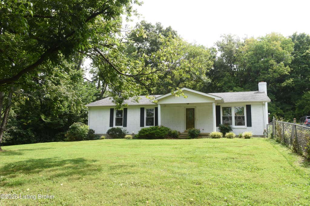 Photo of 105 Andrea Ct, Bardstown, KY 40004 (MLS # 1726840)