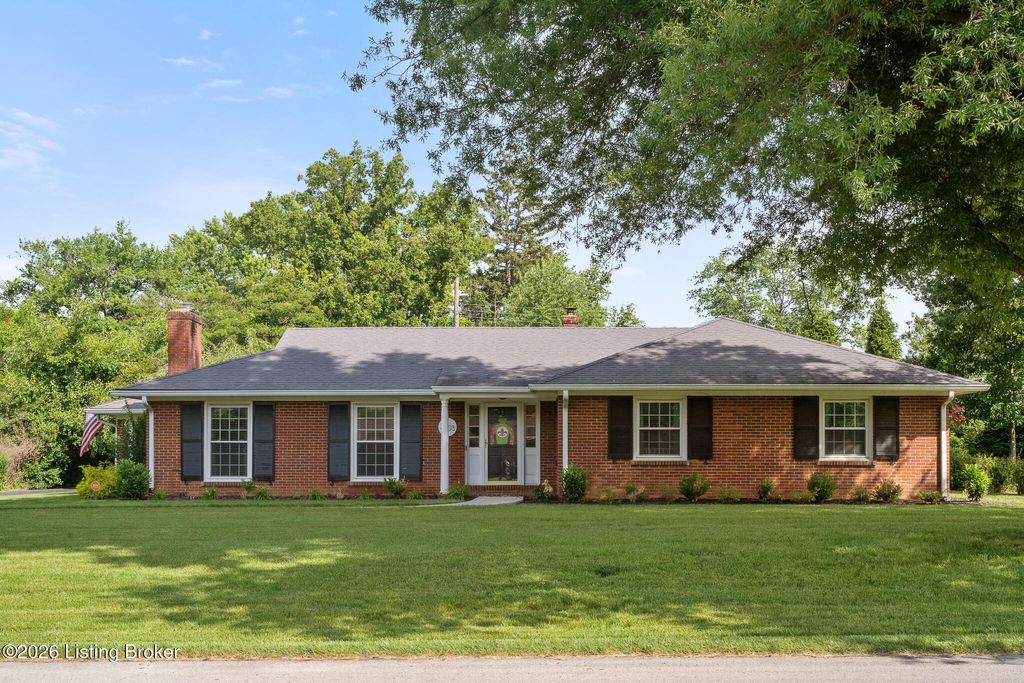 Photo of 6303 Regal Rd, Louisville, KY 40222 (MLS # 1719860)