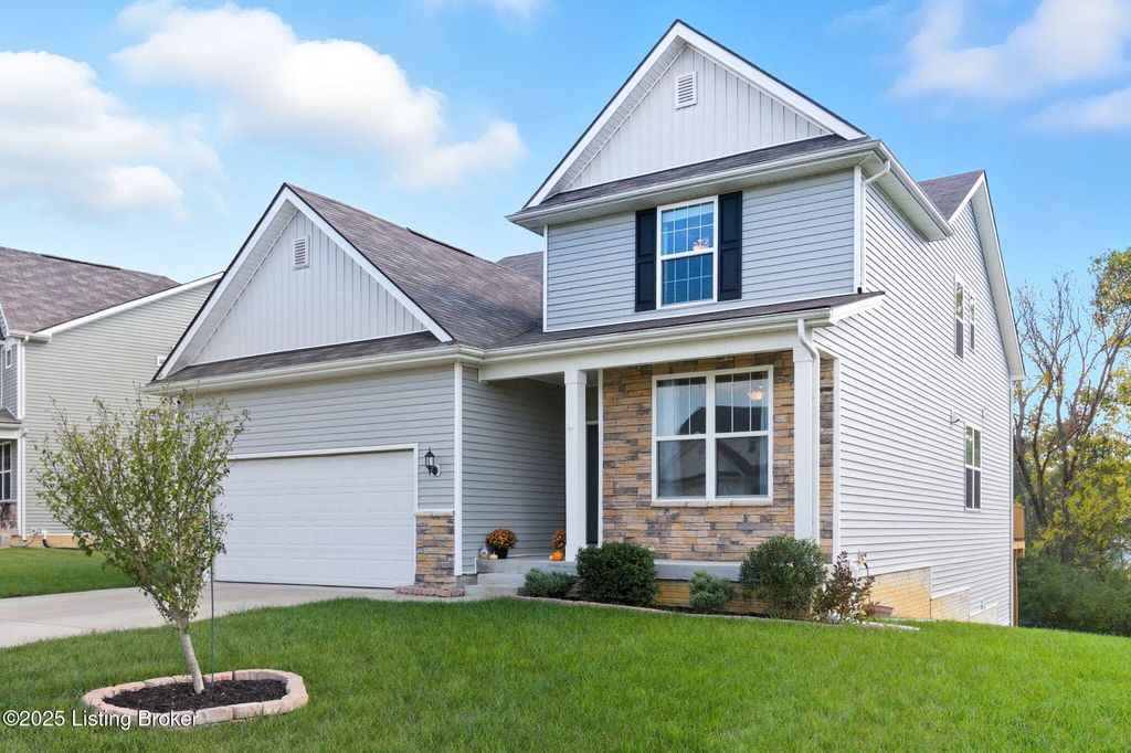 Photo of 3950 Creek Meadow Dr, La Grange, KY 40031 (MLS # 1699742)