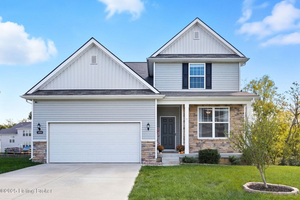 Photo of 3950 Creek Meadow Dr, La Grange, KY 40031 (MLS # 1699742)