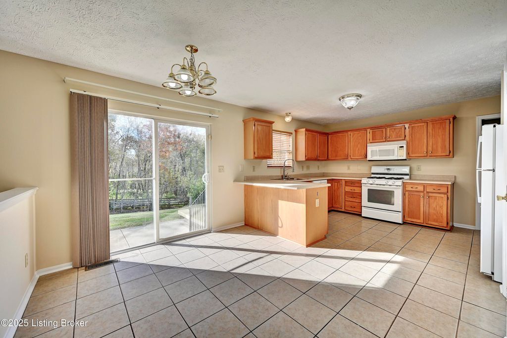 Photo of 2163 Bluegrama Dr, Burlington, KY 41005 (MLS # 1707707)