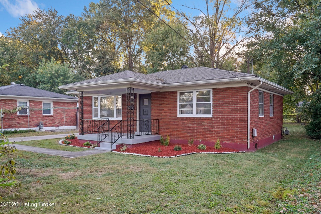 Photo of 4313 Lynnview Dr, Louisville, KY 40216 (MLS # 1731459)