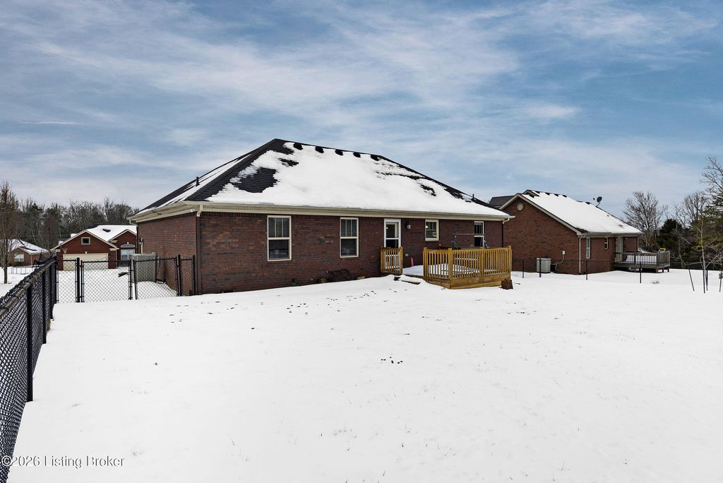 Photo of 114 Delaware Ct, Bardstown, KY 40004 (MLS # 1708018)