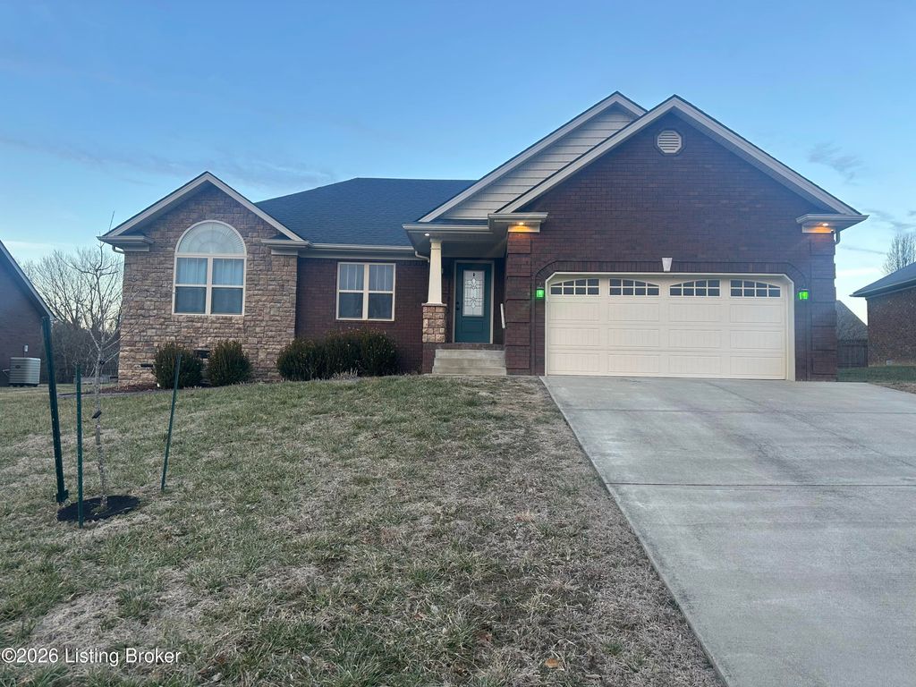 Photo of 114 Delaware Ct, Bardstown, KY 40004 (MLS # 1708018)