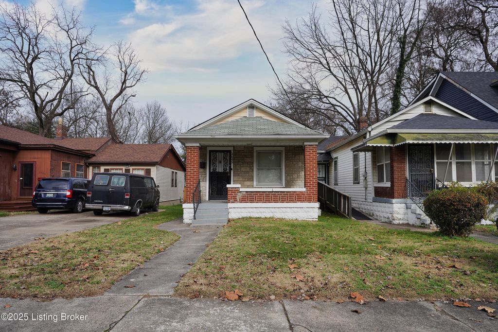 Photo of 2645 Grand Ave, Louisville, KY 40211 (MLS # 1705936)
